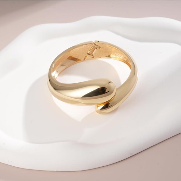 Gold and Silver Polished Chunky Bangle Bracelet for Women with Wide Twisted Cuff - Picture 6 of 7